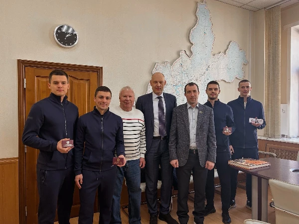 Четыре хоккеиста "Байкал-Энергии" получили удостоверения мастеров спорта